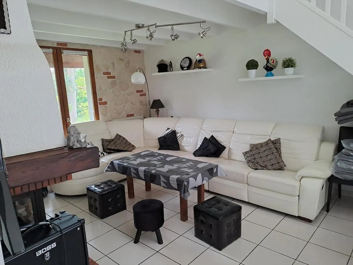 Holiday home Jolie Maison Avec Piscine Labastide-Saint-Georges