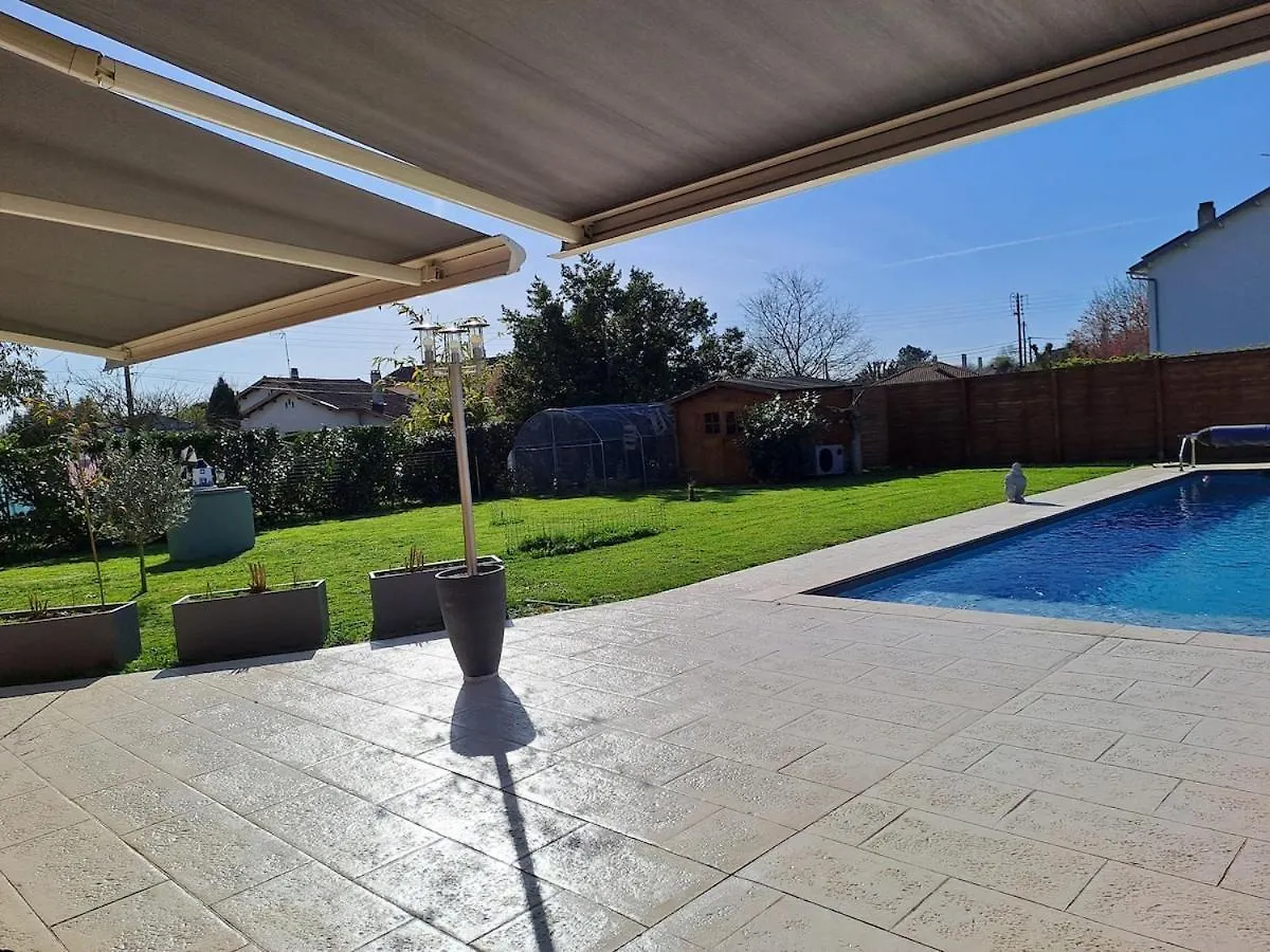Holiday home Jolie Maison Avec Piscine Labastide-Saint-Georges France